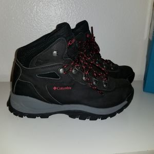 Newton Ridge waterproof hiking boots 8 wide